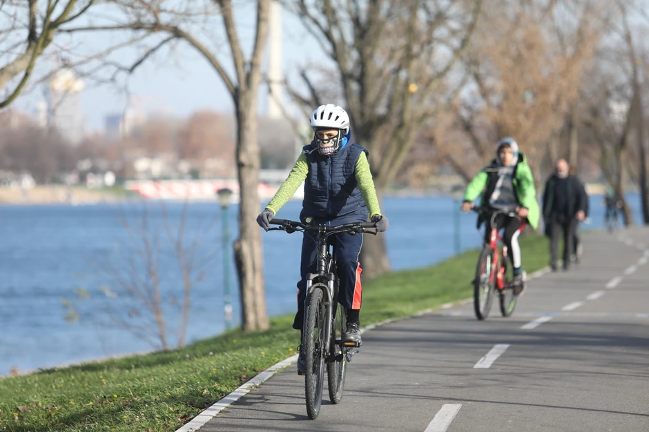 Prolećne temperature u decembru