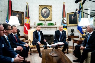 "To ogromny zawód". Ani Trump, ani Duda nie podali konkretów ws. przenoszonych żołnierzy