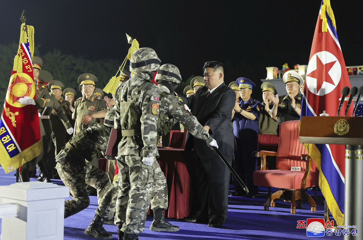 Kim Dzong Un grozi Seulowi 250 rakietami