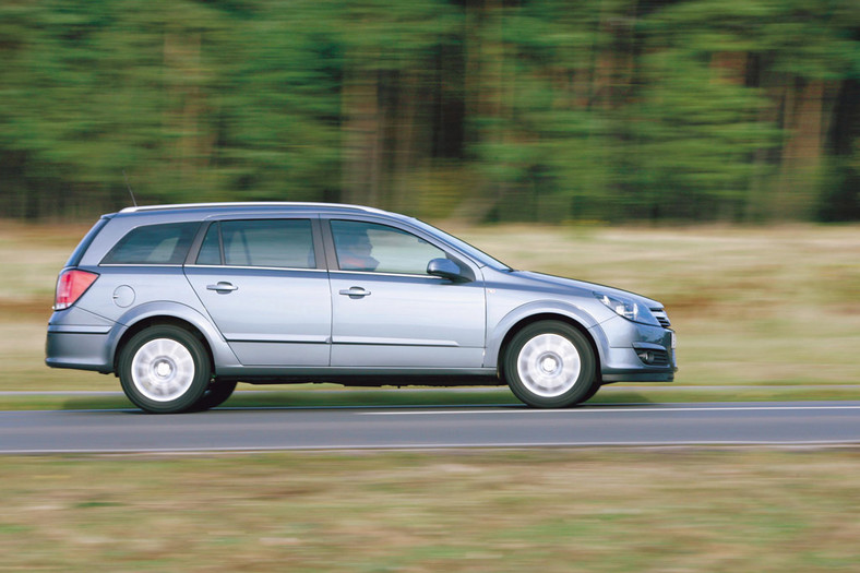 Opel Astra kontra Toyota Corolla: czy wystarczy dobra opinia?