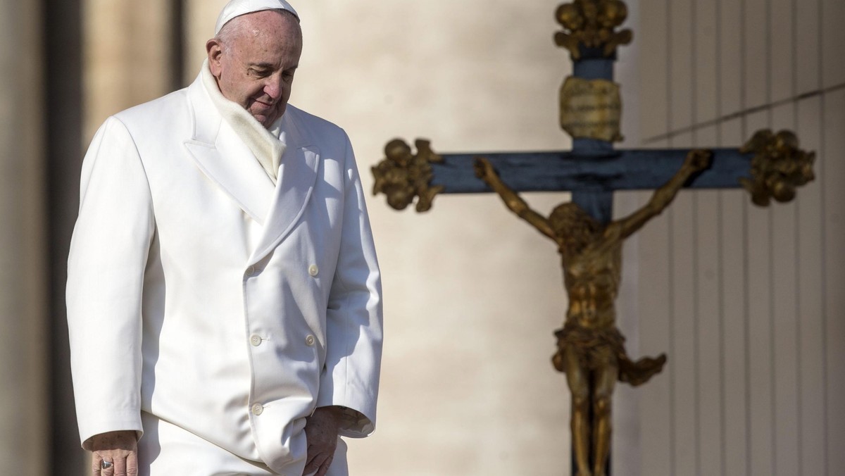 Dzieci trzeba chronić, bawić się z nimi i nie być wobec nich egoistami- mówił papież Franciszek podczas środowej audiencji generalnej w Watykanie. Wiernym złożył noworoczne życzenia.