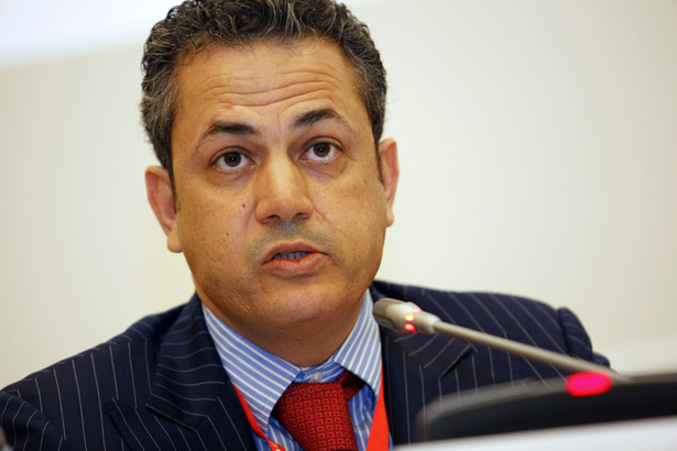 Farhat Omara Bin Guidara, prezes Banku Centralnego Libii.