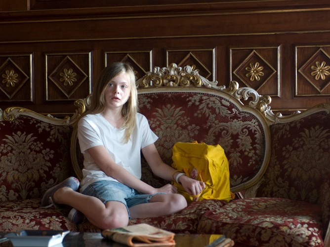 Somewhere. Między miejscami