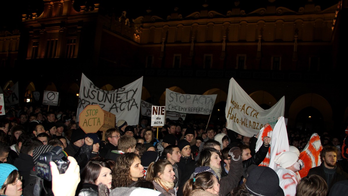 Polski rząd nie zauważył, że na scenie pojawił się nowy gracz: społeczeństwo obywatelskie odrzucające dinozaury polityczne ery analogowej. Jak to możliwe?