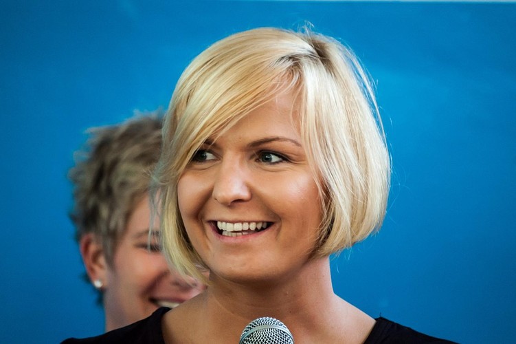 <b>Otylia Jędrzejczak</b>
<br>
<br> 
Nasz pływaczka skończyła warszawską AWF, studiował też PR na Akademii Leona Koźmińskiego w Warszawie. Teraz w Soczi, gdzie w 2014 roku odbędą się zimowe igrzyska olimpijskie, studiuje biznes i sport, zarządzanie jednostkami sportowymi, organizację igrzysk olimpijskich oraz marketing sportowy.