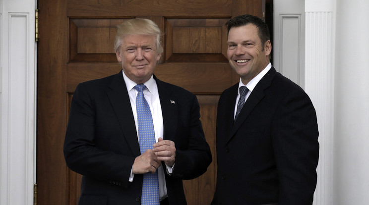 A leendő amerikai elnök és Kris Kobach vasárnap találkozott / Fotó: MTI