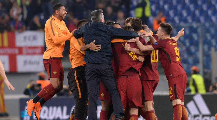Egymást ölelgett az összes római focista /Fotó: AFP