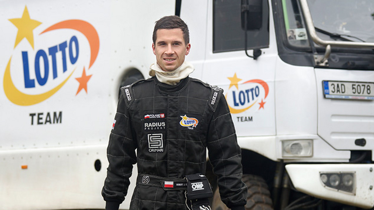 Robin Szustkowski podczas treningu wysokościowego w Szwajcarii doznał urazu kolana. Kontuzja jest na tyle poważna, że jego udział w Rajdzie Dakar 2014 stoi pod dużym znakiem zapytania.