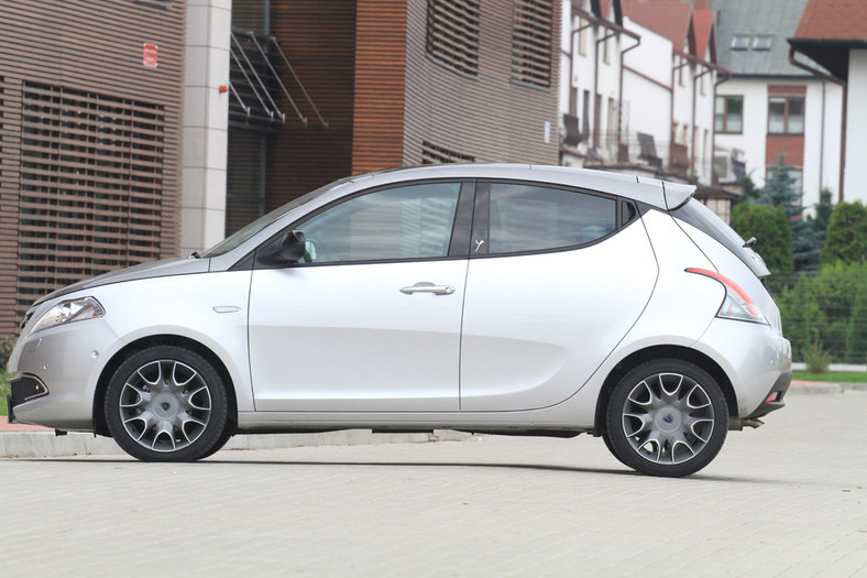 Lancia Ypsilon: elegancka tylko na pokaz