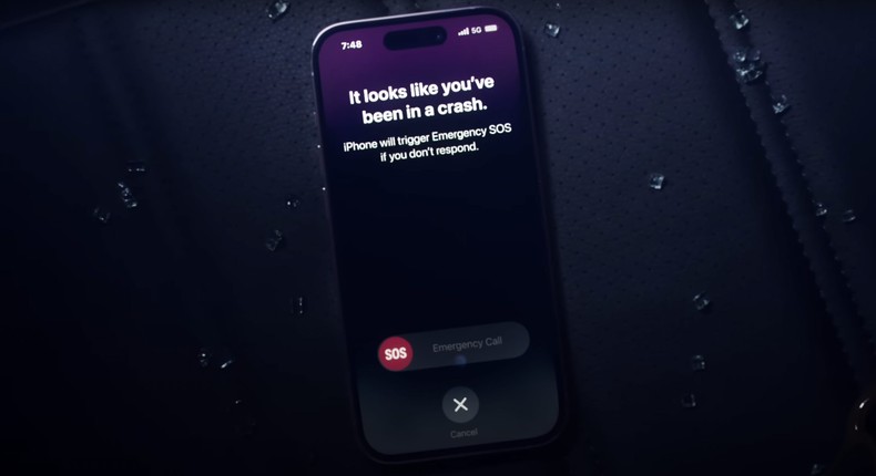An image of Apple's new crash-detection feature available on the iPhone 14 and Apple Watch Series 8.