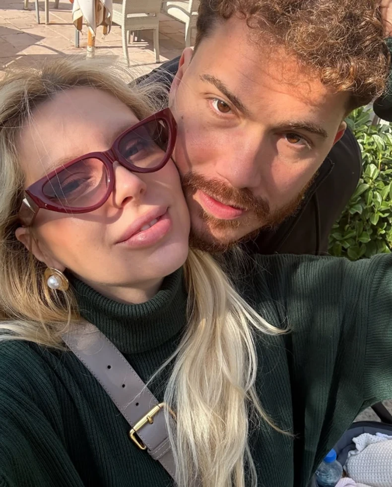 Porodila se Jelena Nikolić