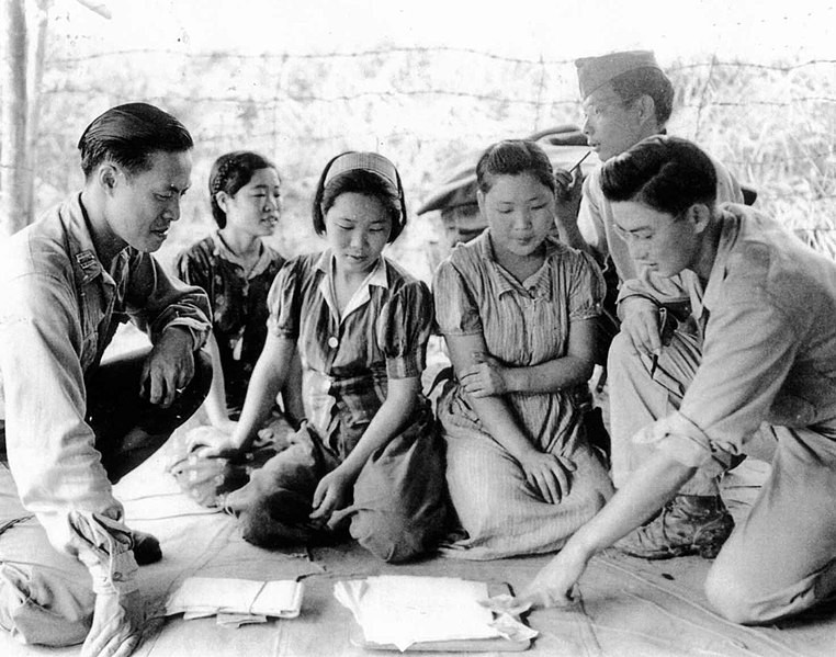 Kobiety pocieszycielki, po uwolnieniu, 14.08.1944 r.