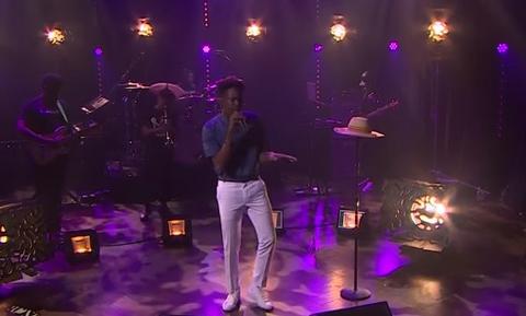 Mr Eazi performing on the James Corden Late Late Night Show in 2017 [Night Show]
