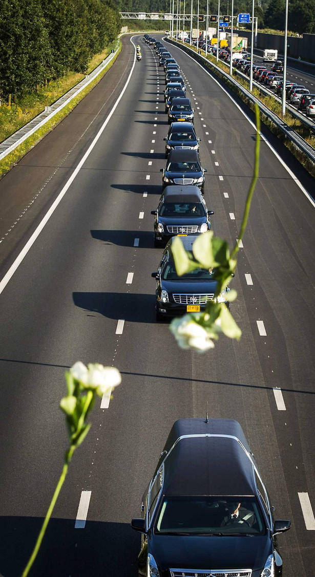 Kolejne ciała ofiar katastrofy lotniczej już w Holandii