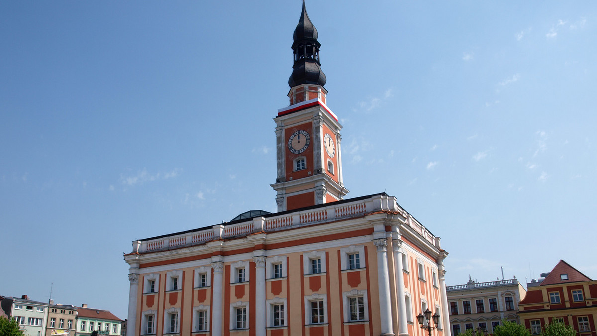 Zwiedzanie miasta z przewodnikiem, królewski korowód oraz grę miejską zaplanowali organizatorzy festynu "Powrót Króla" w Lesznie (wielkopolskie), który odbędzie się w sobotę. Impreza skoncentruje się wokół postaci króla Stanisława Leszczyńskiego.