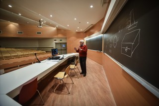 Włochy: Zamknięte szkoły, kościelne świetlice, sądy, odwołany rzymski maraton