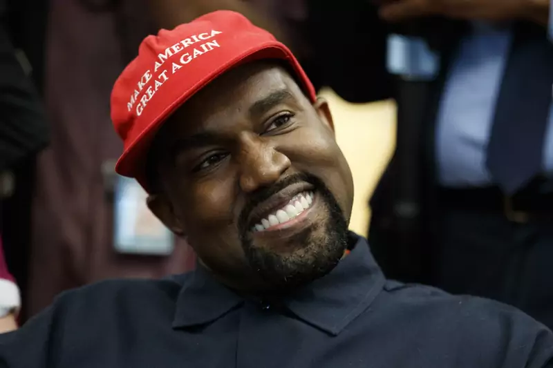 Kanye West w czapce &quot;Make America Great Again&quot; podczas wizyty w Białym Domu