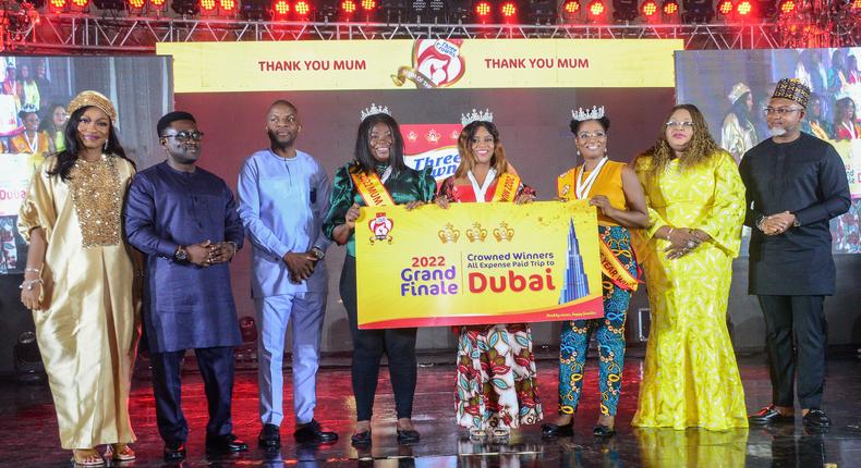 From L-R, Mrs. Gloria Jacobs, Marketing Manager, Three Crowns milk; Mr. Temitope Bandele, Cluster Supply Chain Director, FrieslandCampina WAMCO; Mr. Adedeji Adeshoga, Cluster Sales Director, Sub Sahara Africa, FrieslandCampina WAMCO; Mrs. Oluchukwu Rose Igwe; Mrs. Joy Obiese; Mrs. Ivbade Odigie; all winners of the Three Crowns Mum of the Year 2022; Mrs. Ore Famurewa, Executive Director, Corporate Affairs, FrieslandCampina WAMCO, and Chris Wulff-Caesar, Cluster Marketing Director, Sub-Sahara Africa, FrieslandCampina WAMCO at the grand finale of Three Crowns Mum of the year campaign 2022 held in Lagos recently.