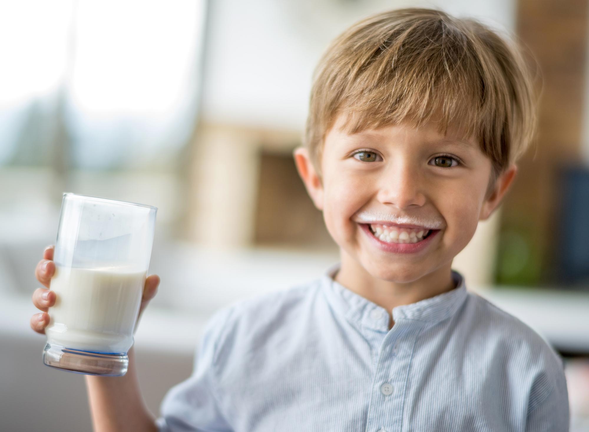 Plnotučné mlieko a obezita aj u detí? Aká je pravda? | Najmama.sk