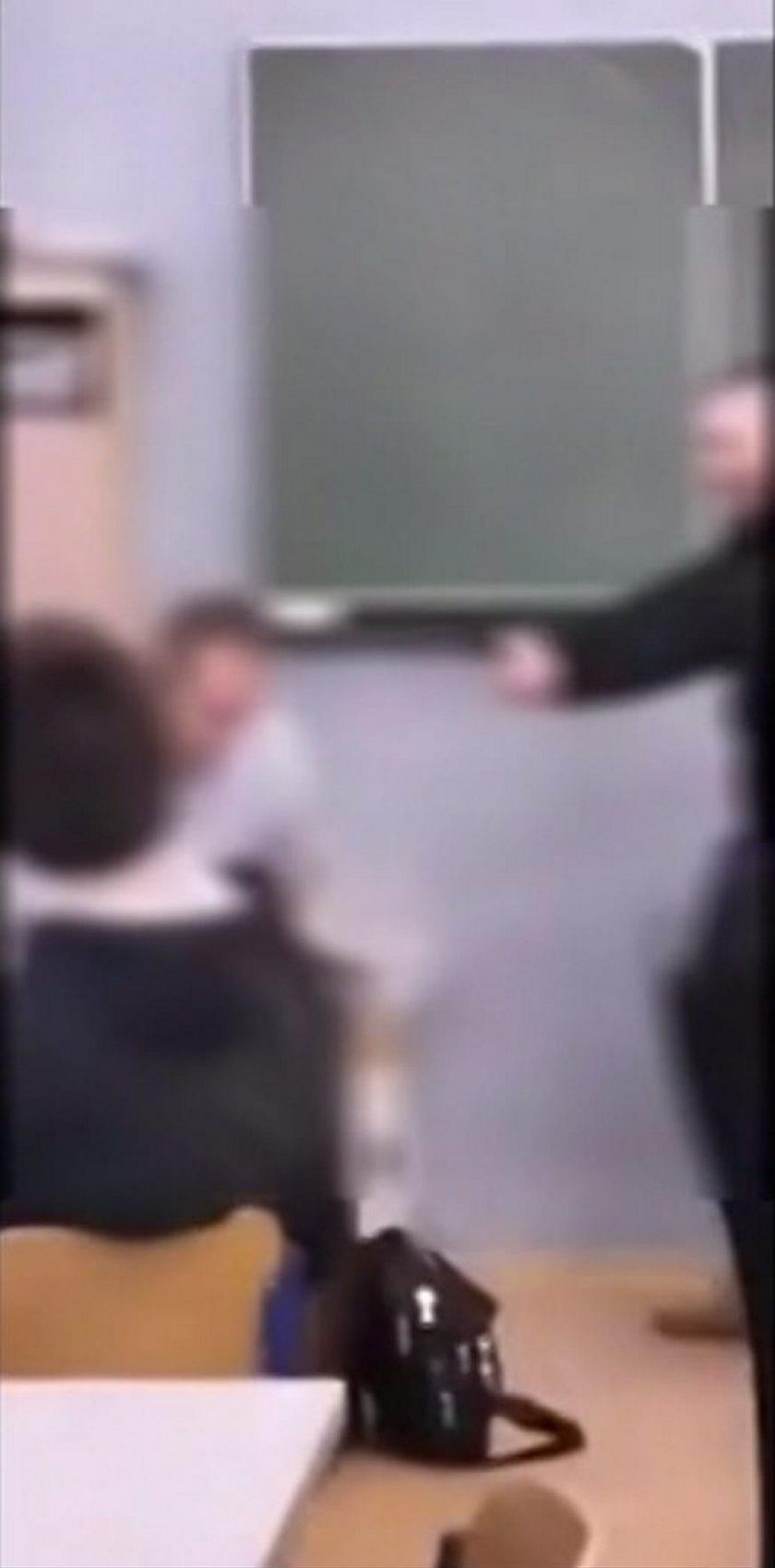 Szokujące sceny w szkole. Uczeń przystawił nauczycielowi broń do głowy