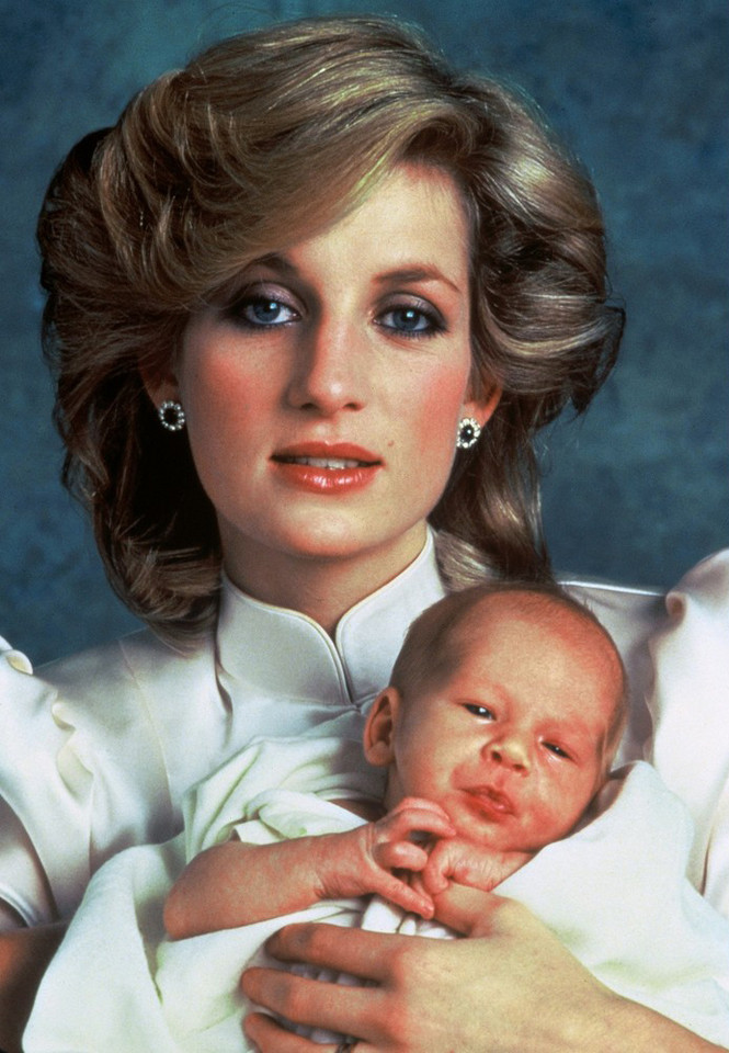 Księżna Diana w 1984 roku z synem Harrym/ fot. EAST NEWS