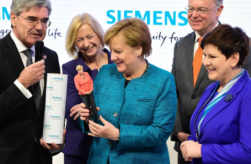 Historyczny moment. Szydło i Merkel otworzyły polskie stanowisko na targach w Hanowerze