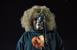 'Brudne burki z podwórek będą gwałcić chihuahuy'. Nowa płyta Nosowskiej. My nie mówimy 'Basta' [RECENZJA]