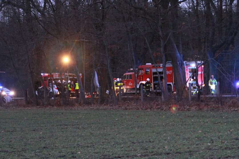 Tragedia w Ligocie Prószkowskiej. Nie żyje malutkie dziecko i jego rodzice. Drugie w ciężkim stanie