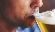 Uboczne skutki picia piwa. Cztery mało znane efekty, lepiej przemyśl 