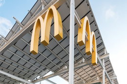 Oto McDonald's, który przypomina Apple Store. Fast-food chce pokazać jak się zmienia