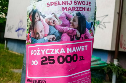 Polacy zadłużają się na potęgę. Liczba chwilówek dramatycznie wzrosła