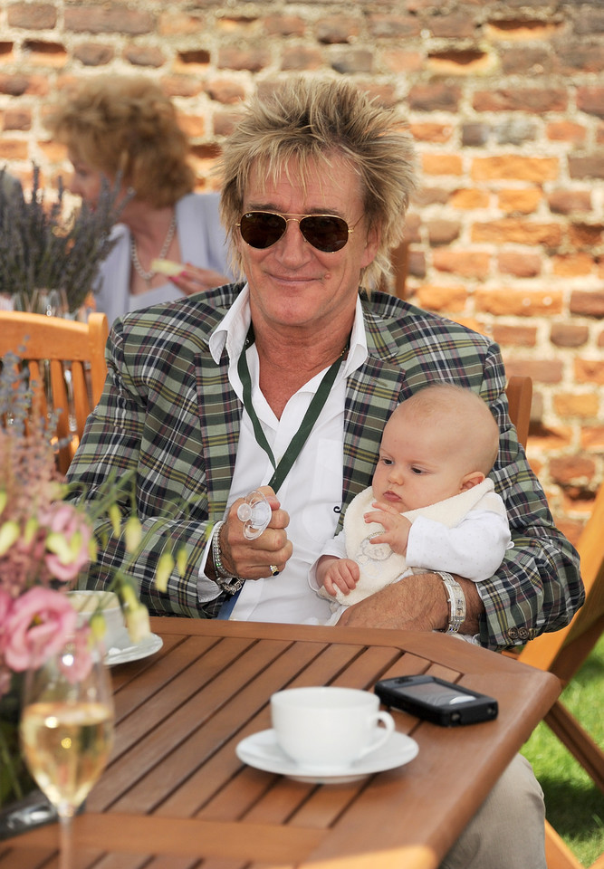 Rod Stewart z synem Aidenem w Londynie