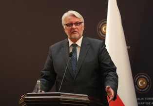 Kontrowersyjna CETA. Waszczykowski: "Badamy konsekwencje prawne podpisania umowy"