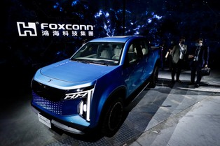 Auta elektryczne od producenta iPhone'ów. Foxconn pokazał najnowsze modele [ZDJĘCIA]