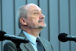 macierewicz natchniony