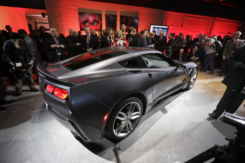 Na 60. urodziny modelu corvette Chevrolet przywrócił do życia legendarną nazwę stingray. Amerykański producent w Detroit pochwalił się najnowszą, siódmą generacją jednej z ikon motoryzacji - przed wami chevrolet corvette C7 stingray…
