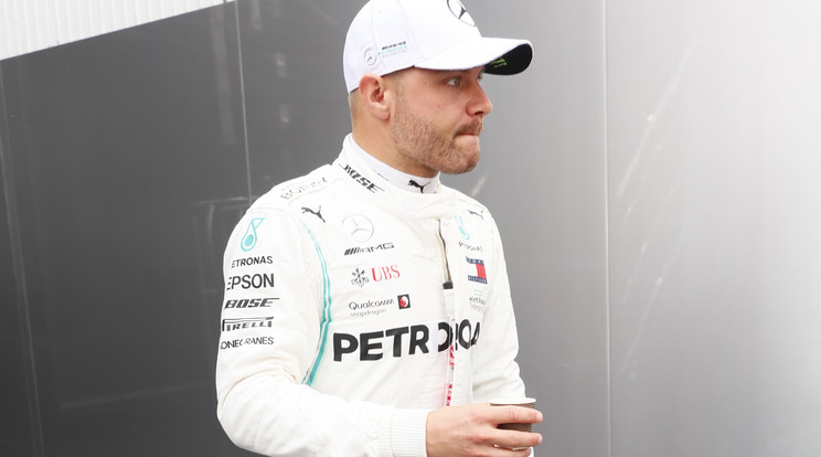 Így érkezett ma a finn Valtteri Bottas /Fotó: Fuszek Gábor