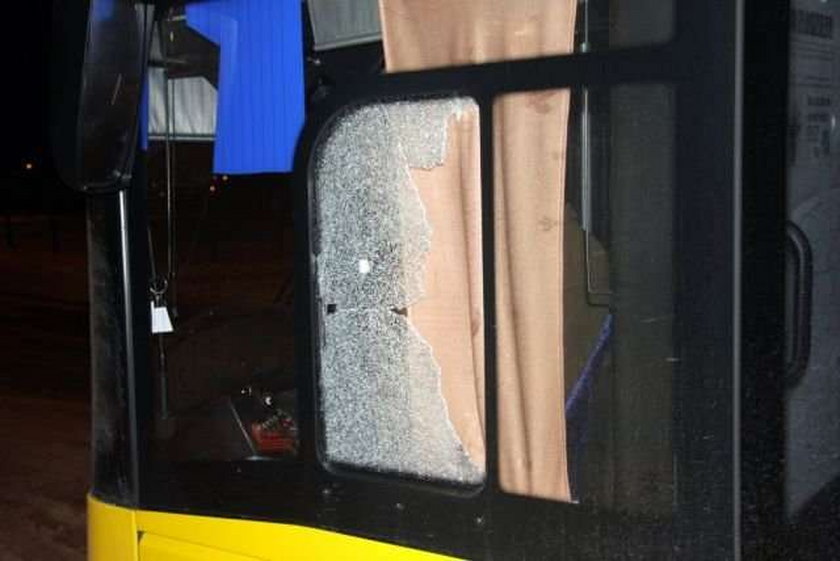 Autobus ostrzelany w Płocku