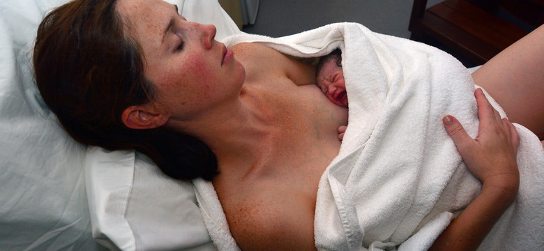 Poród naturalny – jak to wygląda? Objawy porodu, przeciwwskazania