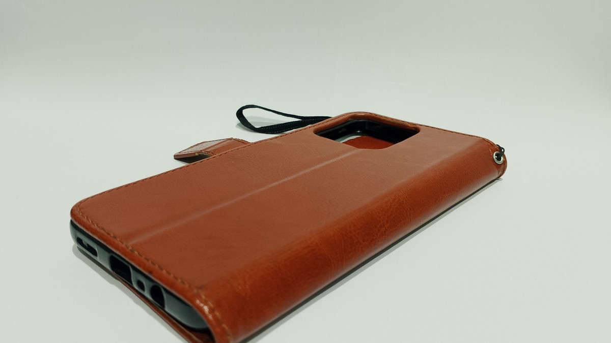 Kožna futrola za mobini