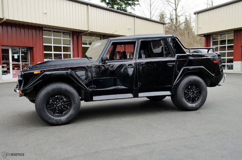 Lamborghini LM002