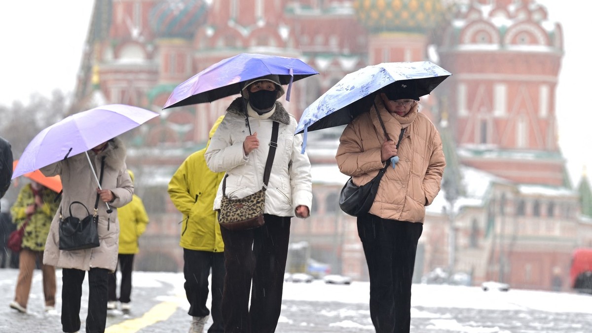 DEVOJČICA STRADALA Snežno nevreme pogodilo Rusiju usred aprila