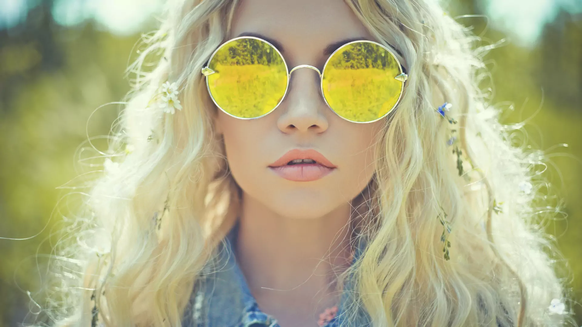 Okulary przeciwsłoneczne - nasz ulubiony dodatek. Jeśli szukasz nowej pary, dobrze trafiłaś