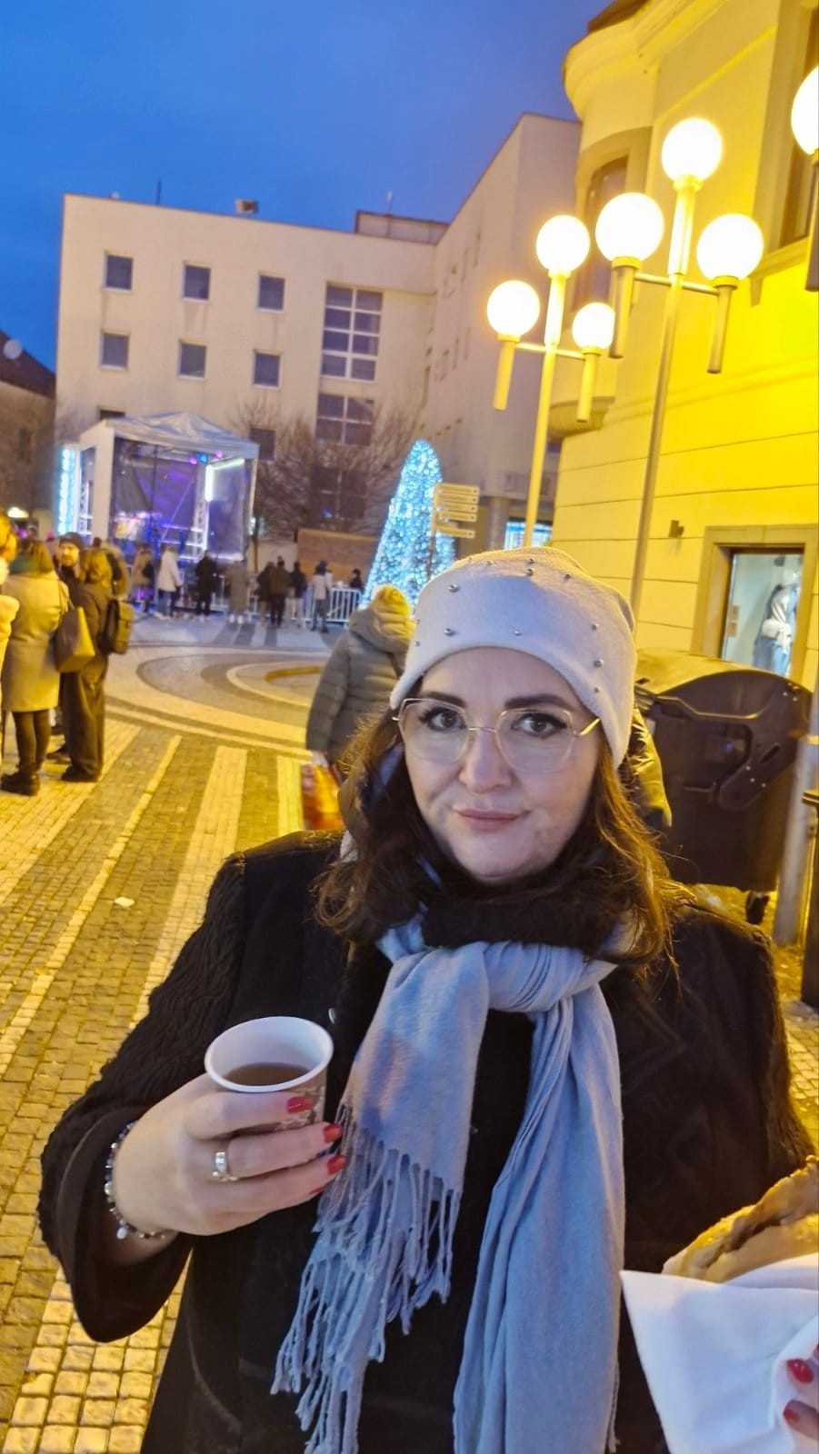Renáta Názlerová na vianočných trhoch v Trnave.