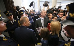 'Polacy nie chcą niszczenia polskiej szkoły'. Blisko milion podpisów po wnioskiem o referendum w spawie reformy edukacji