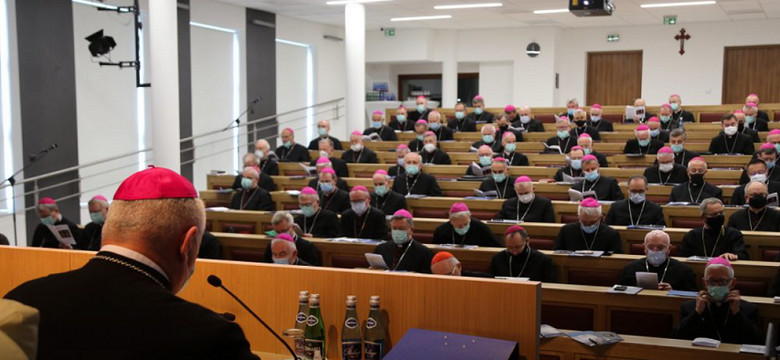 Watykanista o wizycie polskich biskupów w Watykanie: nie jest związana ze skandalami