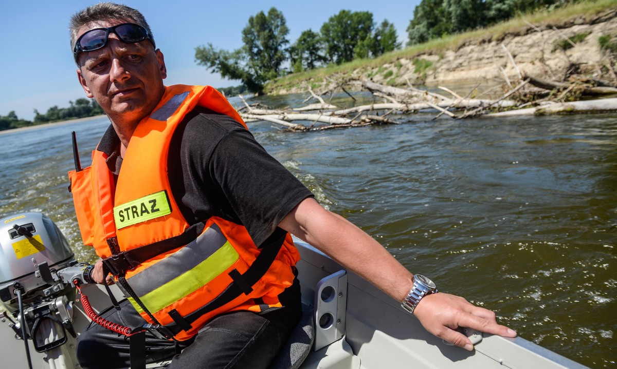 Ratownicy szukają zaginionych dzieci
