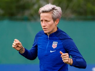 Mistrzyniom świata w sądowych bataliach przewodzi Megan Rapinoe, laureatka Złotej Piłki w 2019 r. i najlepsza zawodniczka kobiecego mundialu z ubiegłego roku