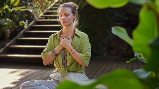 Javítsd az emésztésed bolygóideg-gyakorlatokkal: énekelj, zuhanyozz, nevess!