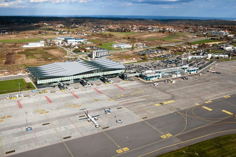 W zasięgu lotniska mieszka 2,5 mln osób. Dzięki dobremu położeniu, od 2006 roku średnie obłożenie miejsc w samolotach nie spada poniżej poziomu 70 proc.